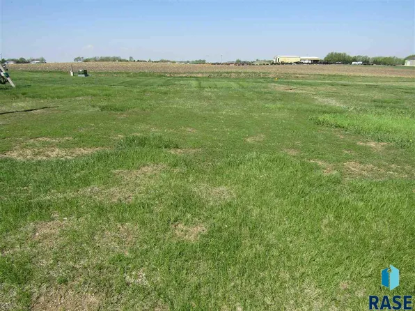 302 S Carlson St, Humboldt, SD 57035