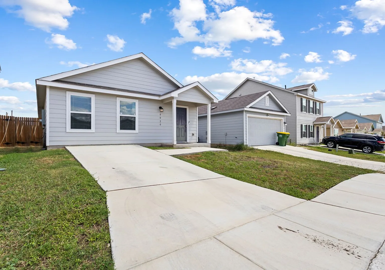 3 Bedroom 2 Bathrooms located in Medina Landing Subdivision — Photo 2