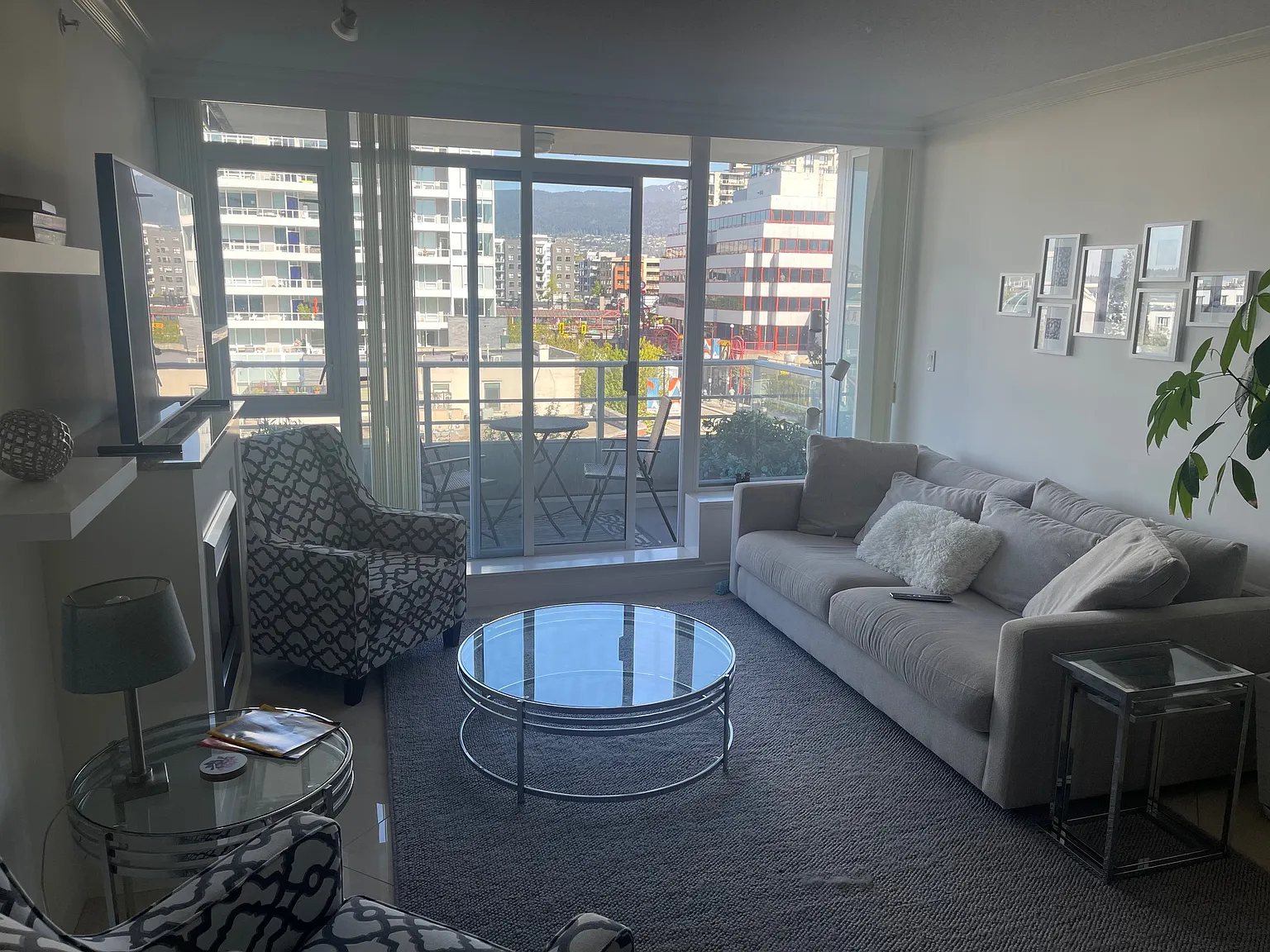 2 bed, 1100 sqft, $4,495 — Photo 2