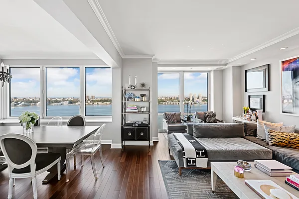 Sold by Nest Seekers International | media 16