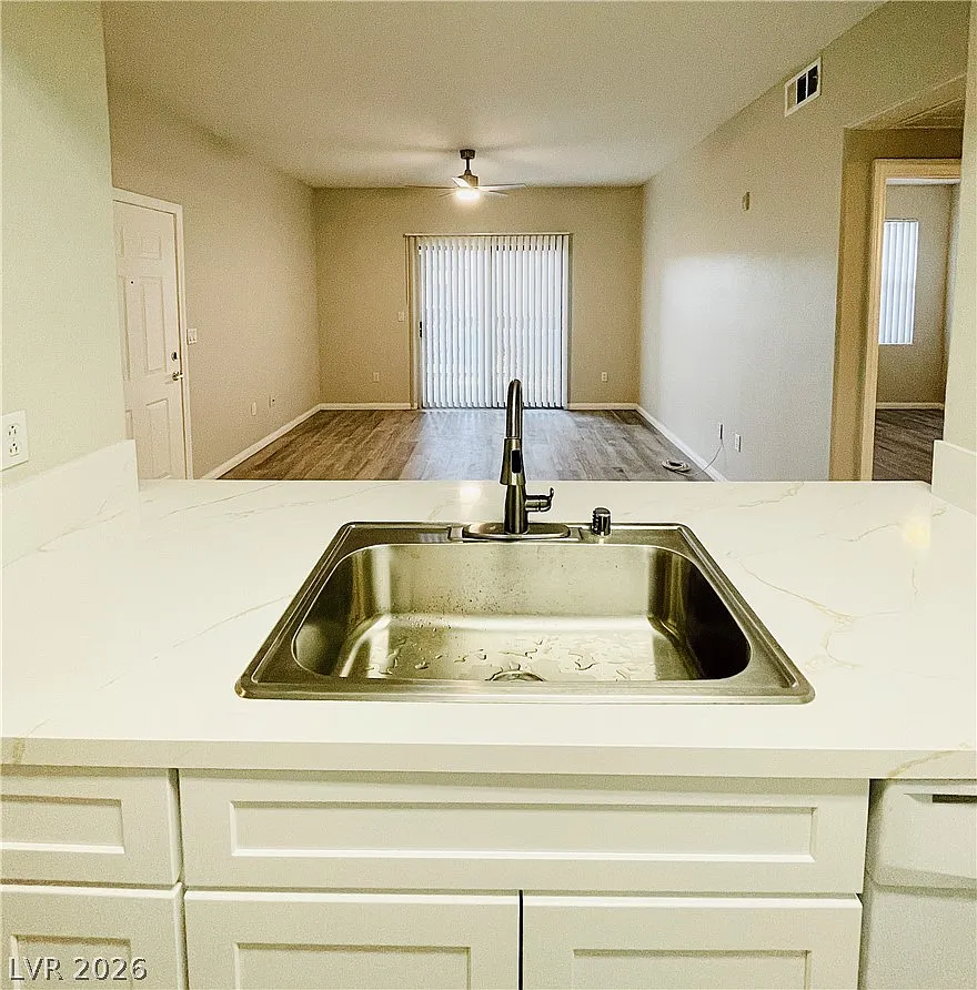 1 bed, 1.0 bath, 783 sqft, $1,250 — Photo 3