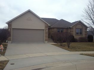 685 Country Ct, Mt Zion, IL