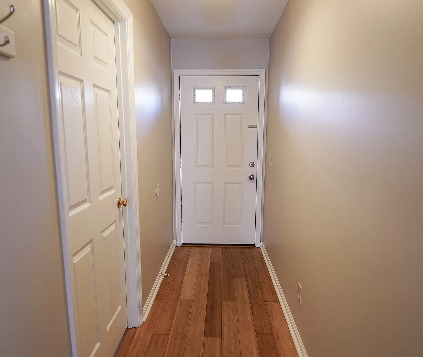 211 Edgewater Rd — Photo 3
