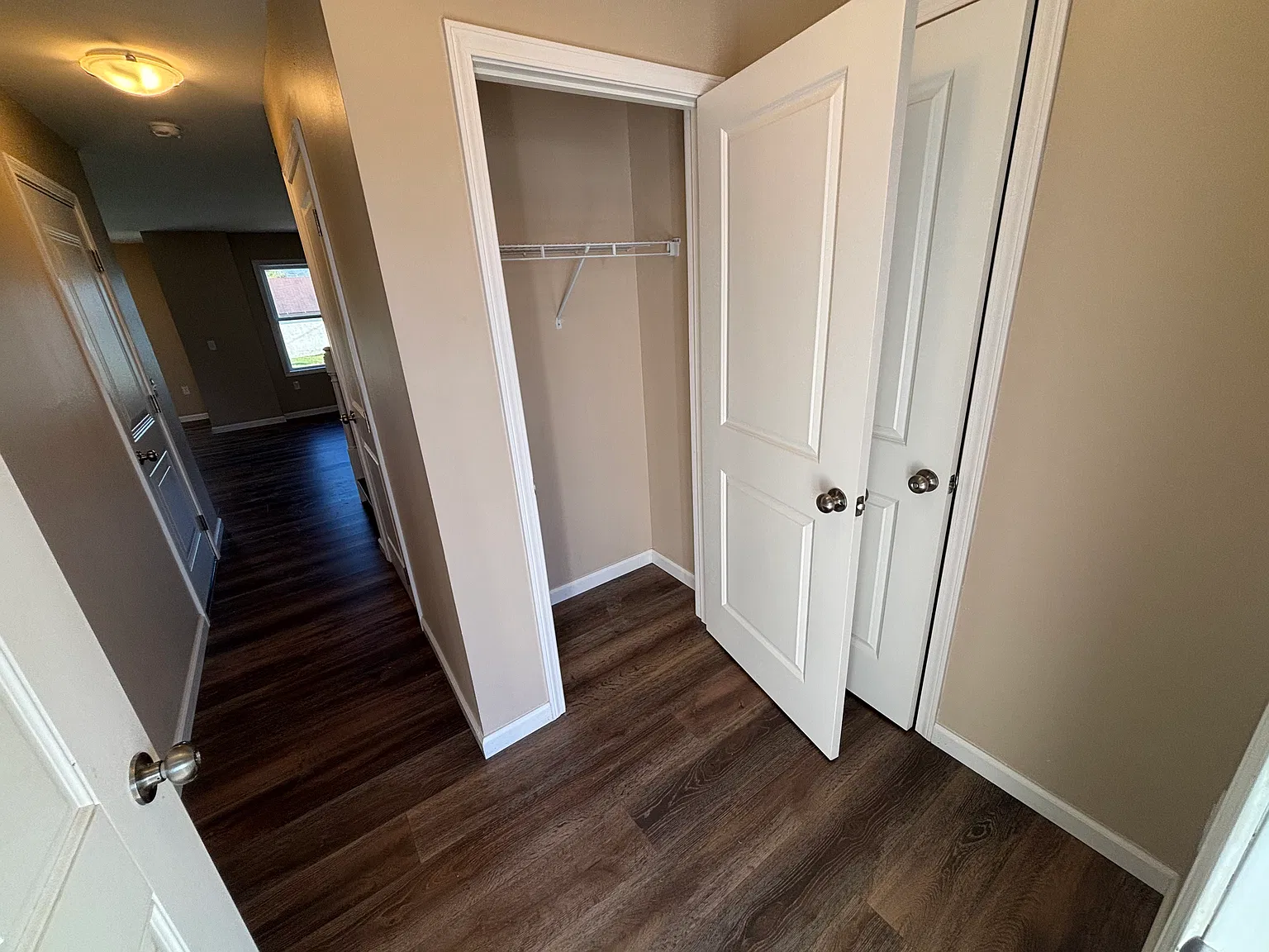 3 bed, 2.5 bath, 1500 sqft, $2,300 — Photo 2