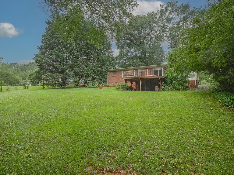 82 Pleasantdale Cir — Photo 16