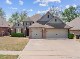 3235 Boardwalk Ct, Bartlesville, OK 74006