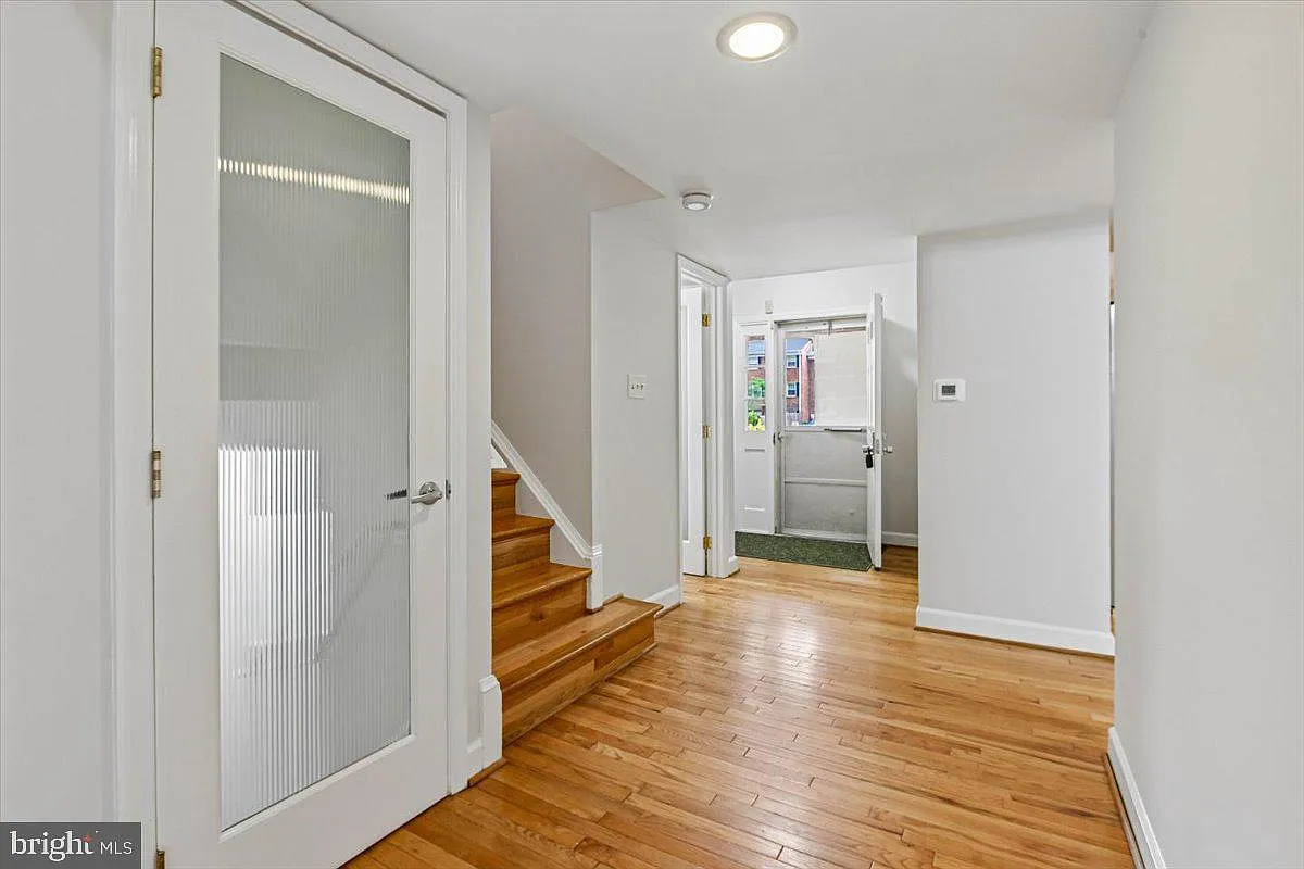 3 bed, 4.0 bath, 1706 sqft, $3,600 — Photo 4
