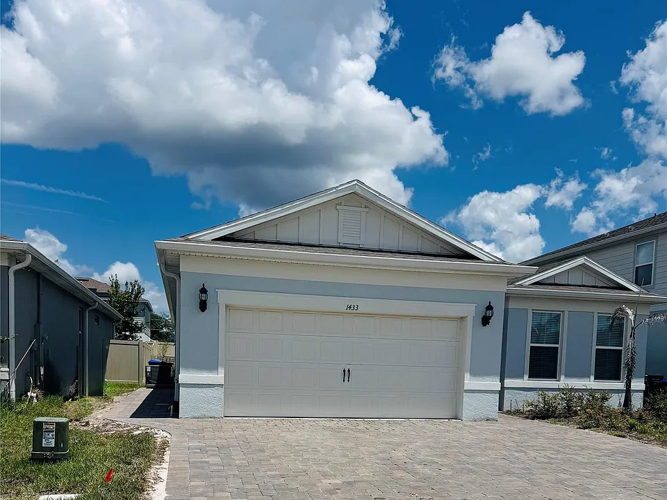 1433 Grand Palm Dr