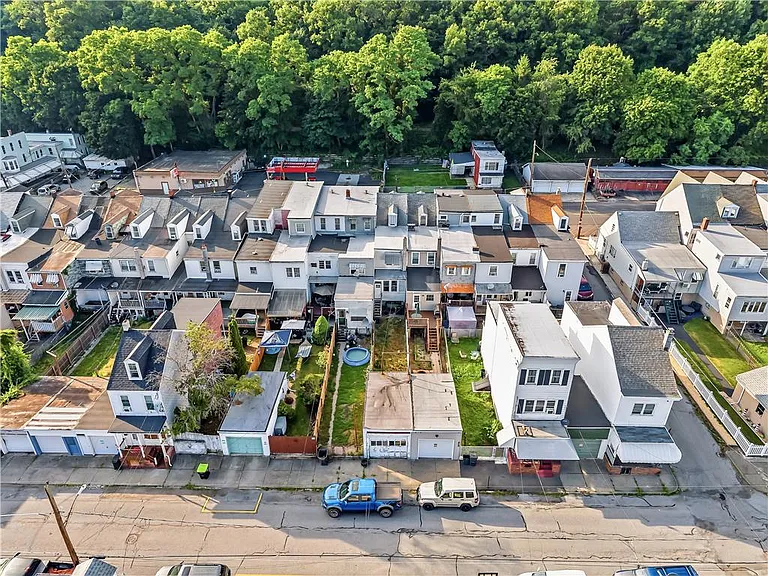 1228 E Centre St — Photo 18