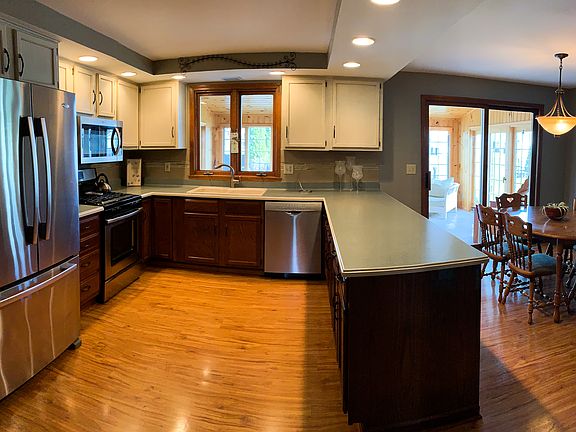 2nd image of 50 Larsen Ln