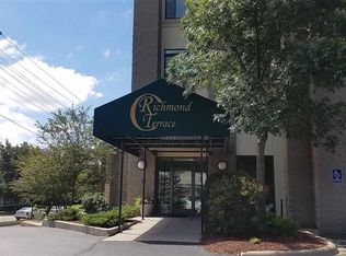 400 Richmond St #414, Appleton, WI 54911