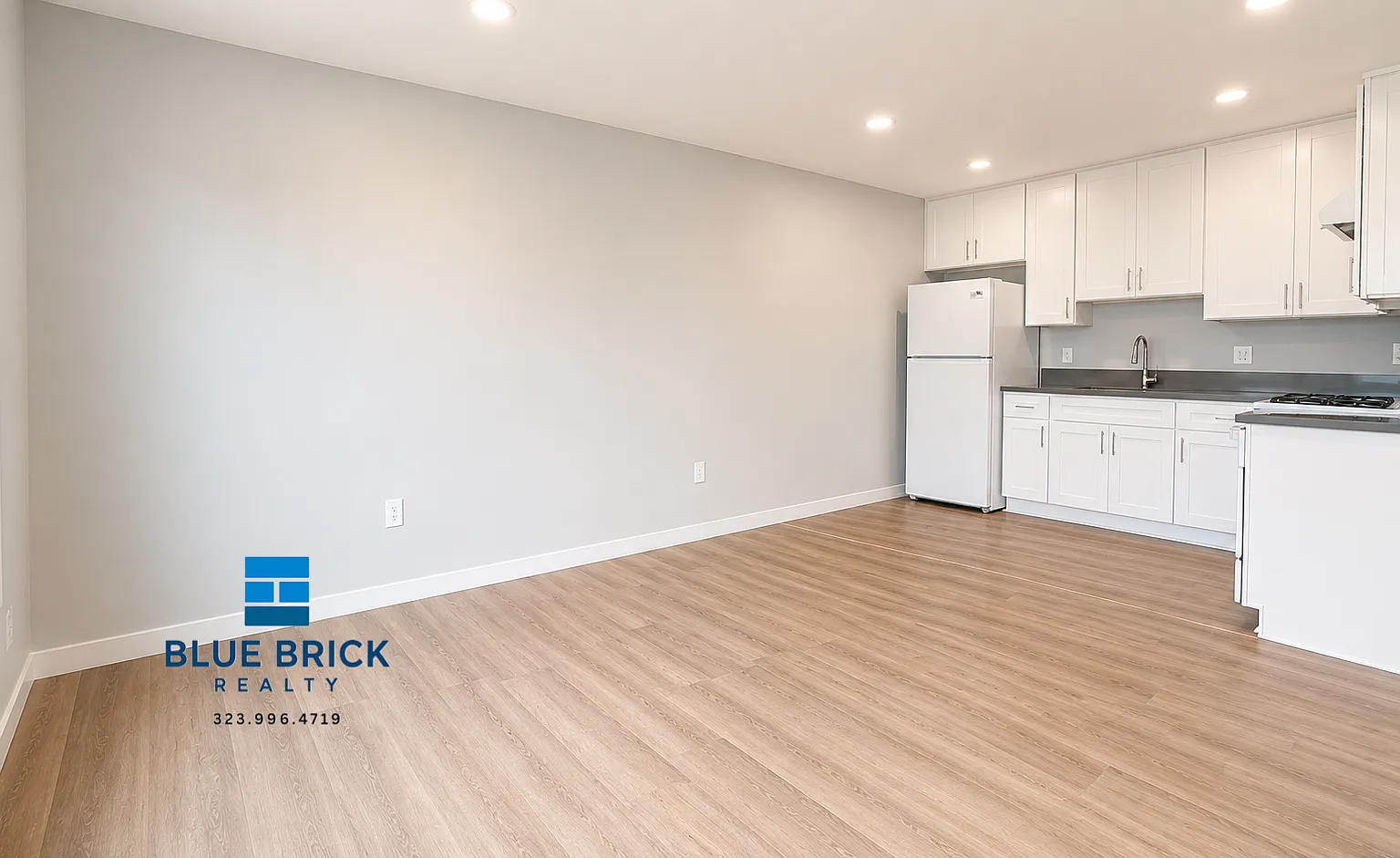 Bright 2BR Apartment with Balcony & Mini Split AC — Photo 1