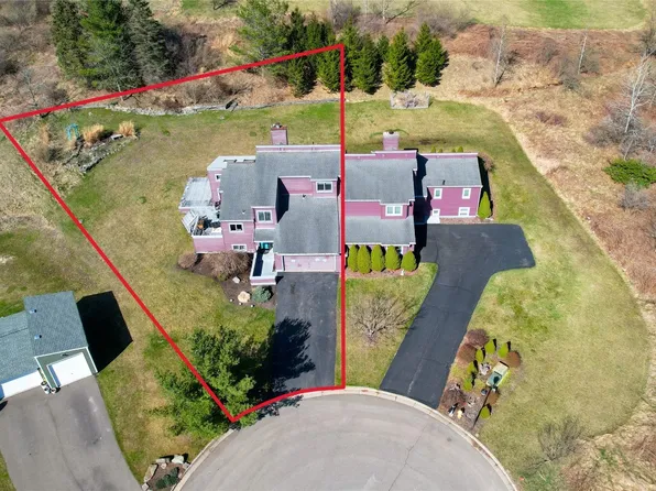 233 Woodgate Ln, Vestal, NY 13850
