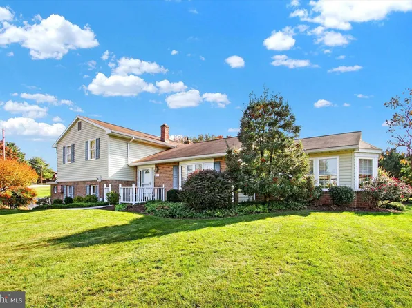 1035 Heritage Dr, Gettysburg, PA 17325