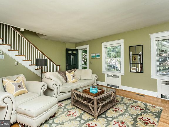3rd image of 207 Hopkins Rd