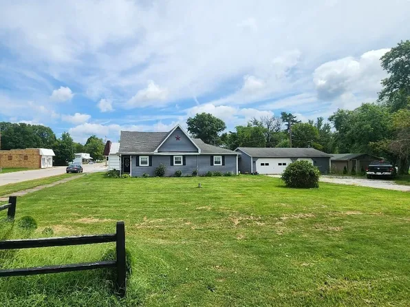304 E Main St, Center Pt, IN 47840