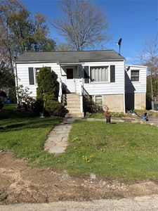 61 Pleasant Drive, Kent Lakes, NY, 10512