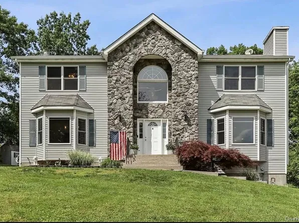 4 Clancy Farms Court, Stony Point, NY 10980