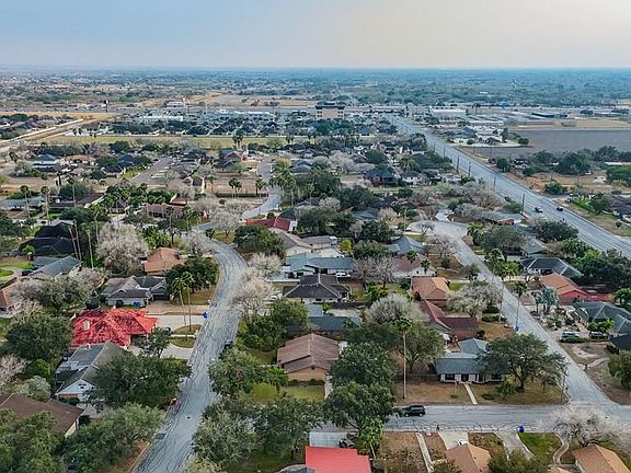 5th image of 157 Palm Valley Dr W