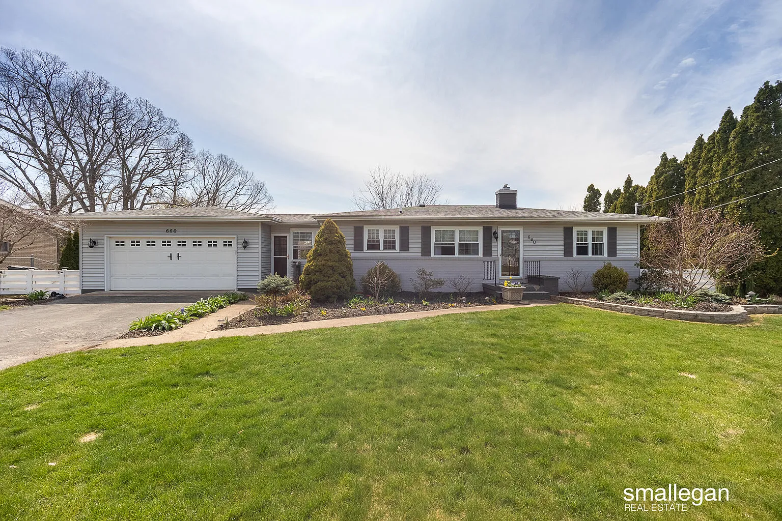 660 Kingsbury St NW photo 1