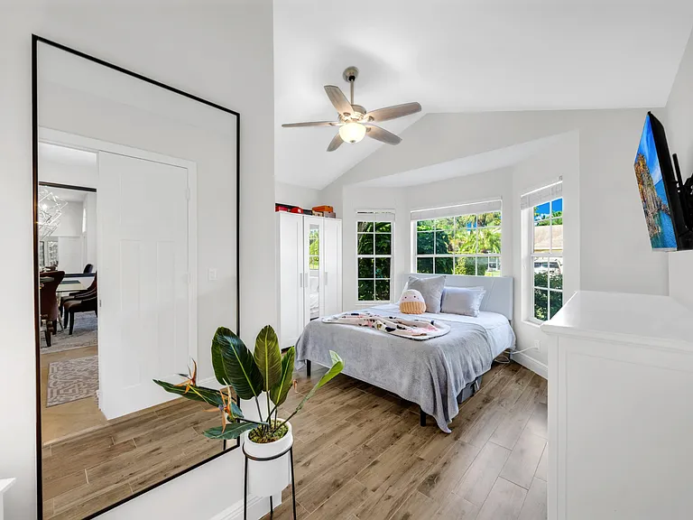13064 Meadowbreeze Dr — Photo 12