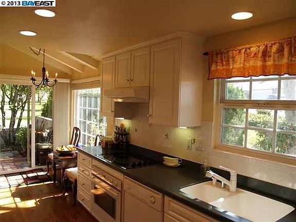 3rd image of 601 Doral Dr