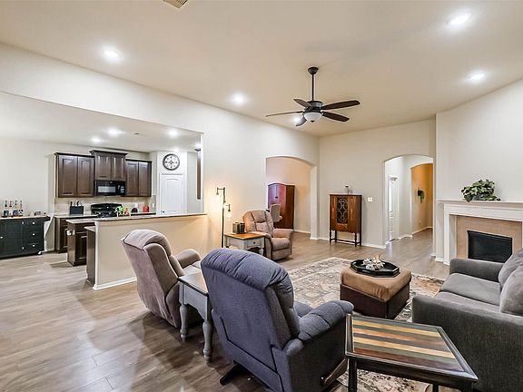 4th image of 4718 Sedgewood Dr