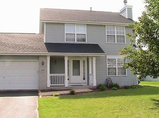 696 Bayfield Rd, Rockton, IL 61072