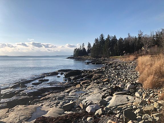 2nd image of 915 Mason Bay Road