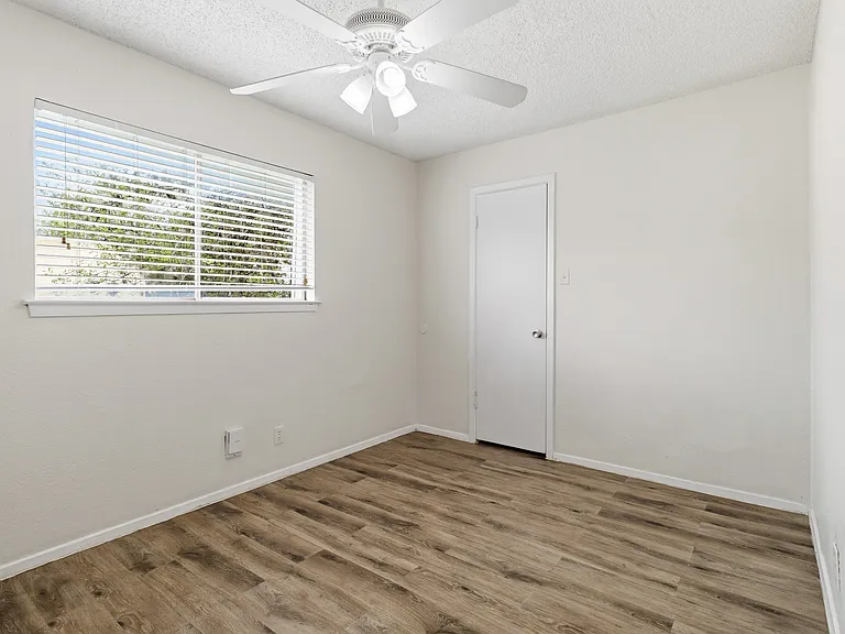 4813 Fred May St — Photo 17