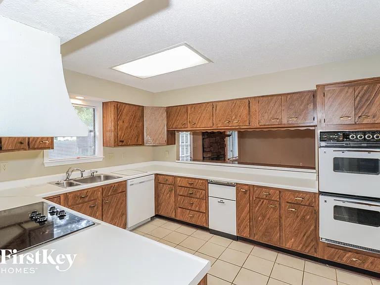 8418 Chippingham Dr — Photo 8
