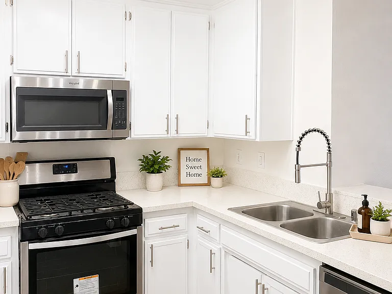 6544 Whitsett Ave #2 — Photo 7