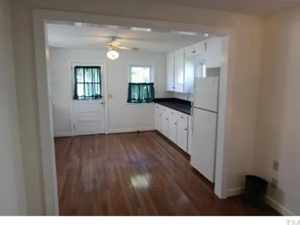 200 N Hall St, Benson, NC 27504