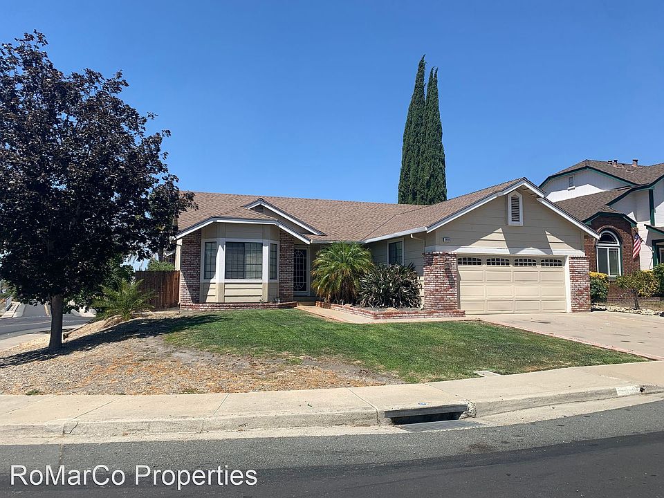 1st image of 3856 Rockford Dr