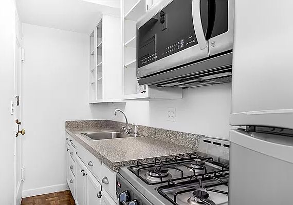 4th image of 175 W 73rd St APT 8E