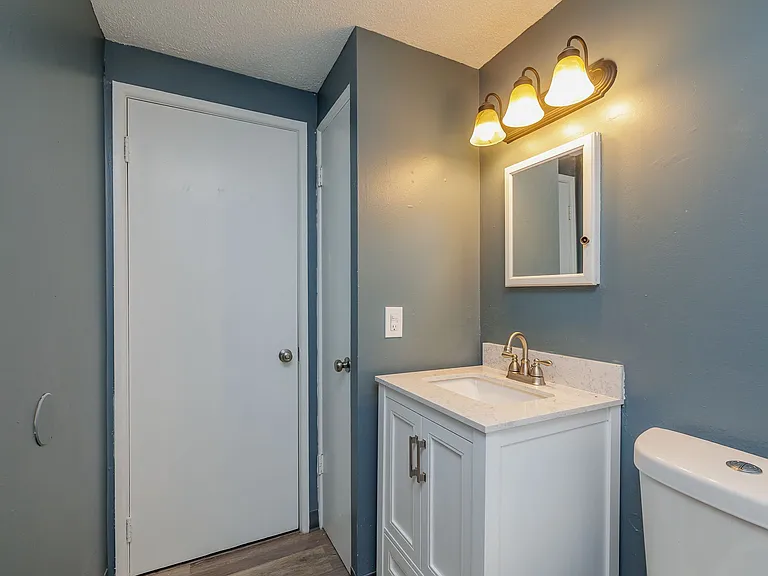163 E Bridge St #203 — Photo 22