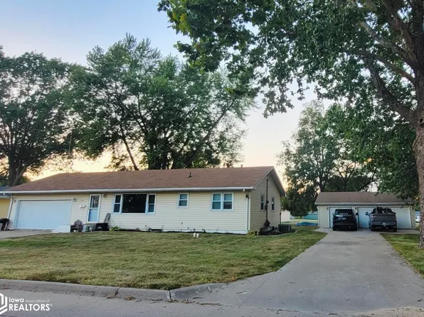 219 N 10th St, Albia, IA 52531