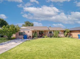 613 W 10th St, Cordell, OK 73632