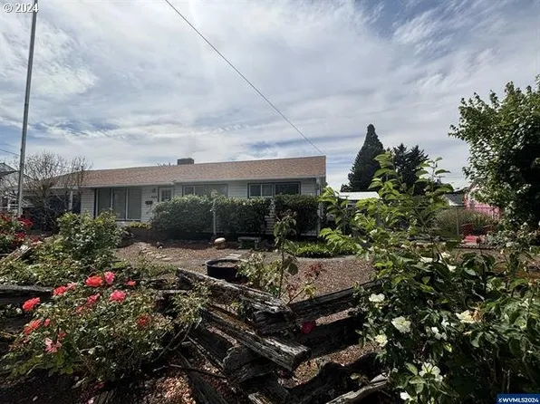 660 N Main St, Independence, OR 97351