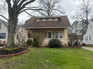 1612 Parker Dr, Mayfield Heights, OH 44124