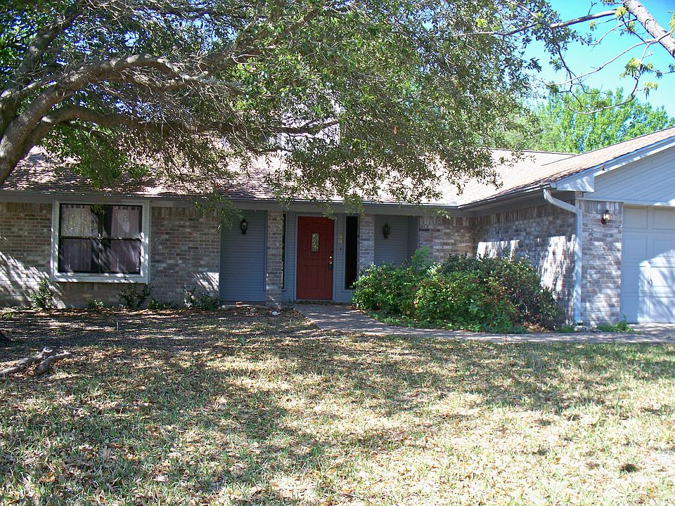 2nd image of 59 Wisteria St