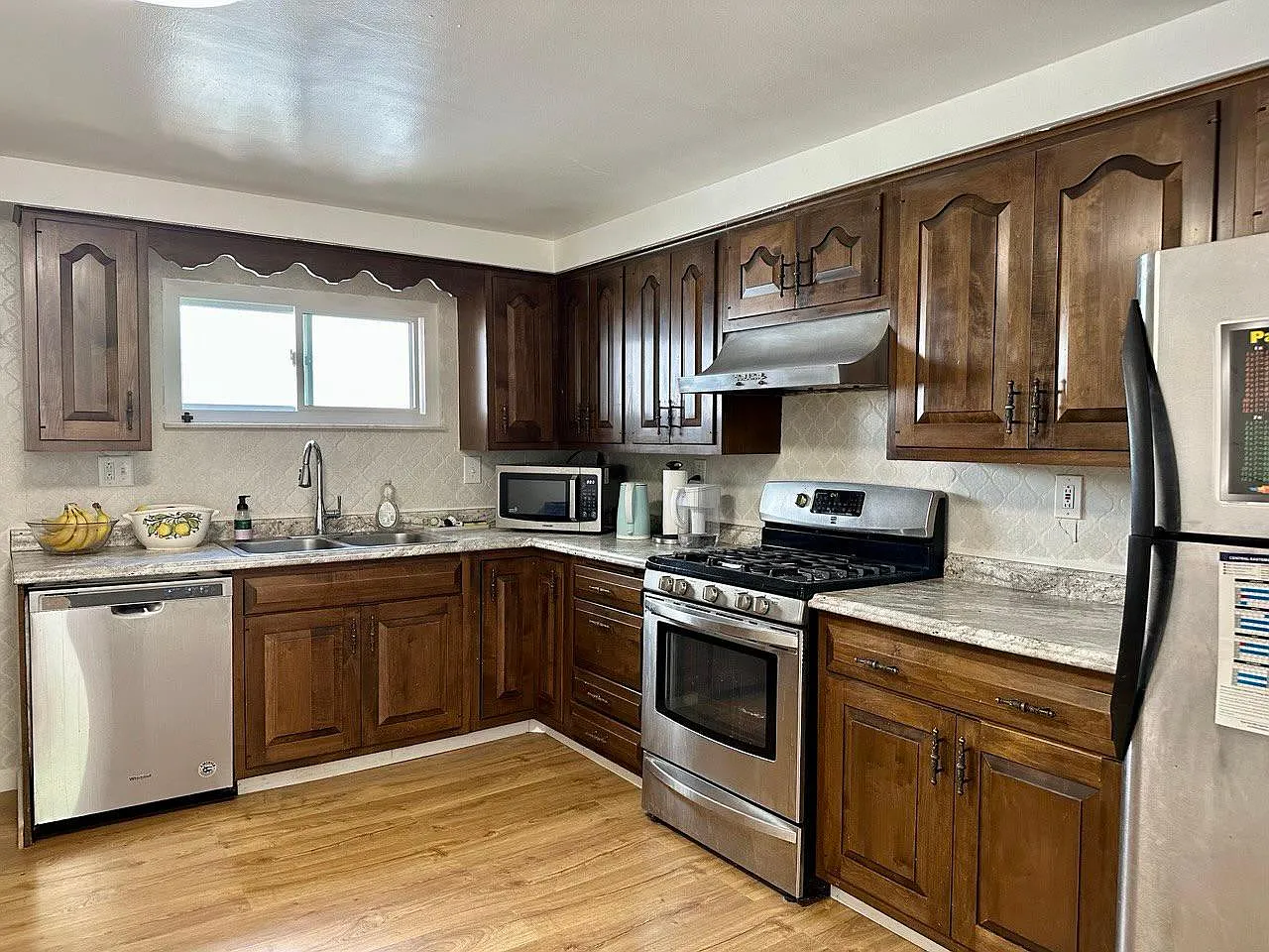 3 bed, 1500 sqft, $2,650 — Photo 2