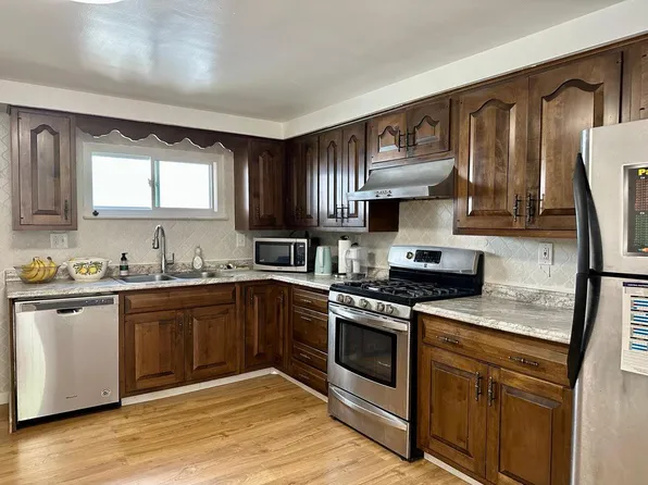 6548 Dalzell Pl, Pittsburgh, PA 15217
