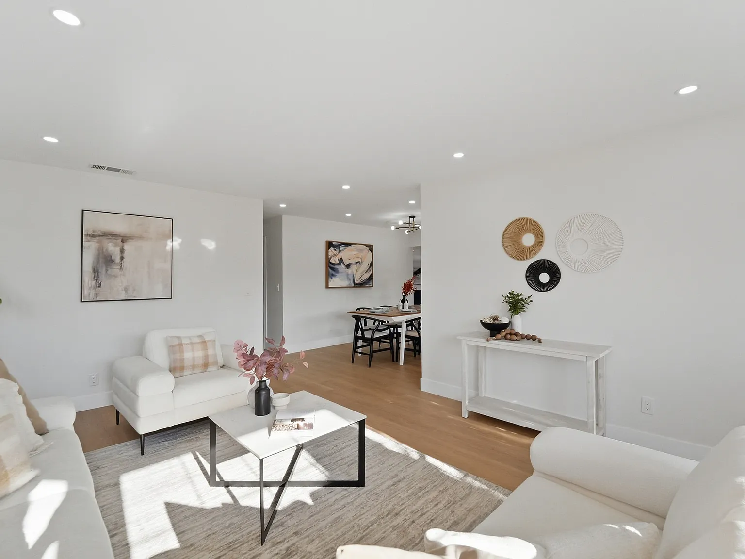 3 bed, 1340 sqft, $4,700 — Photo 3