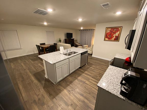 4th image of 3349 Harmony Ct NE