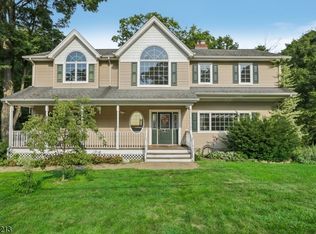19 Weir Pl, Ringwood, NJ 07456
