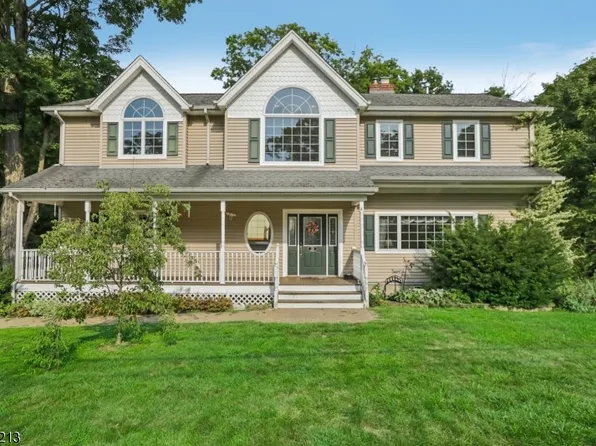19 Weir Pl, Ringwood Boro, NJ 07456