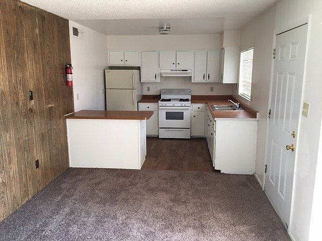 large kitchen with tons of storage!
