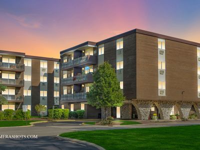 1321 S Finley Rd APT 216, Lombard, IL, 60148