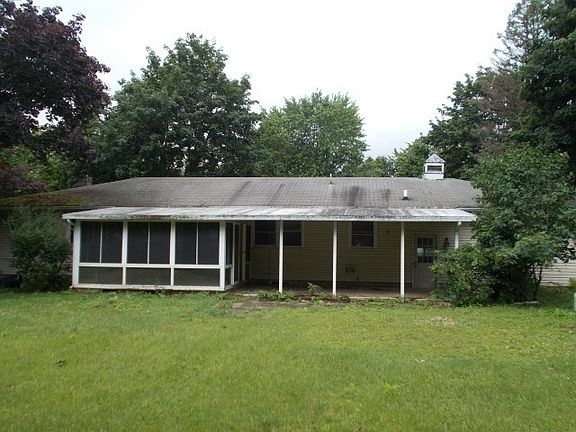 4th image of 3 Drumlin Dr